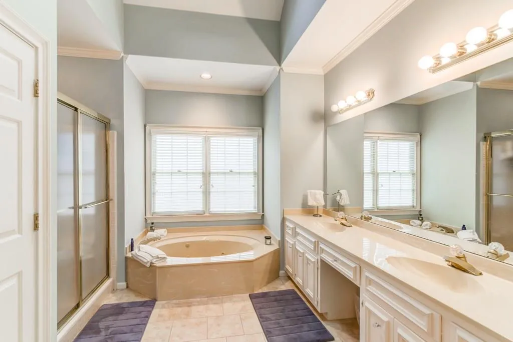 7405 Chestwick Court, Sandy Springs, Georgia 30350, 4 Bedrooms Bedrooms, ,3 BathroomsBathrooms,Residential,Sold,7405 Chestwick Court,5972175