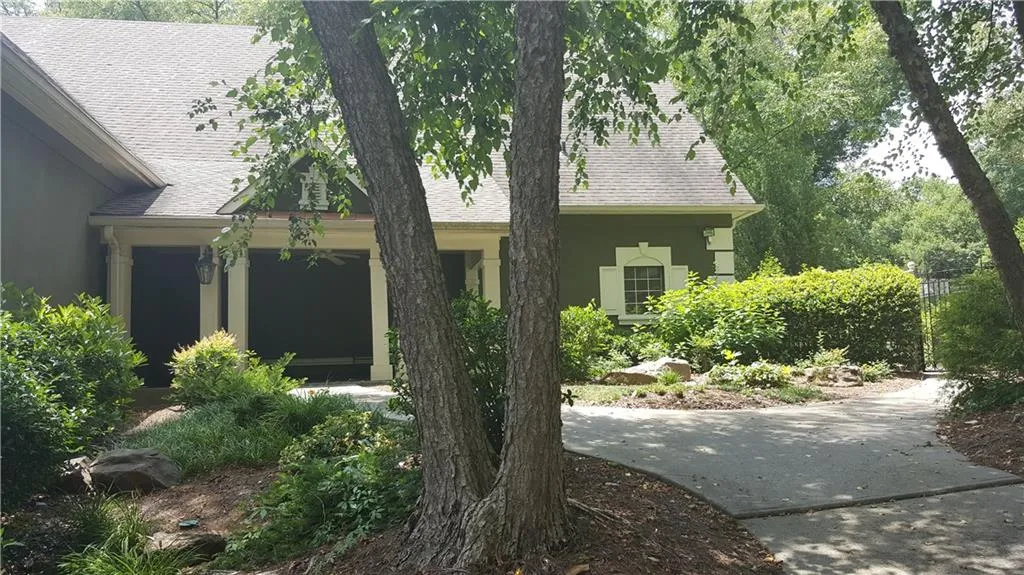6900 Roswell Road Unit N10, Atlanta, Georgia 30328, 3 Bedrooms Bedrooms, ,3 BathroomsBathrooms,Residential,Sold,6900 Roswell Road Unit N10,5701320