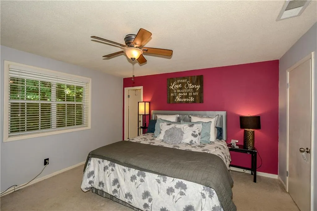 6900 Roswell Road Unit N10, Atlanta, Georgia 30328, 3 Bedrooms Bedrooms, ,3 BathroomsBathrooms,Residential,Sold,6900 Roswell Road Unit N10,5701320