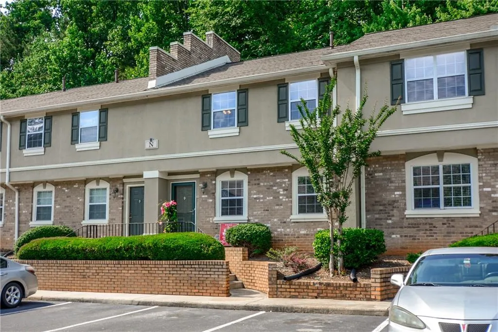 6900 Roswell Road Unit N10, Atlanta, Georgia 30328, 3 Bedrooms Bedrooms, ,3 BathroomsBathrooms,Residential,Sold,6900 Roswell Road Unit N10,5701320