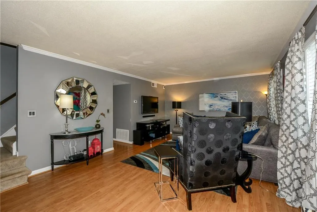 6900 Roswell Road Unit N10, Atlanta, Georgia 30328, 3 Bedrooms Bedrooms, ,3 BathroomsBathrooms,Residential,Sold,6900 Roswell Road Unit N10,5701320