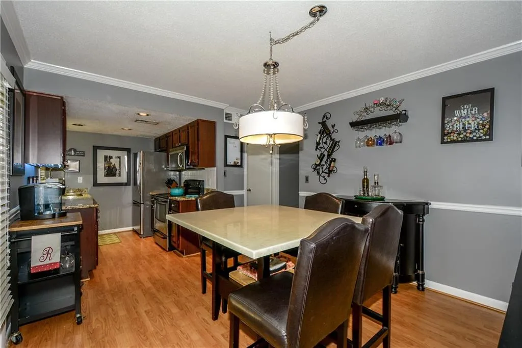 6900 Roswell Road Unit N10, Atlanta, Georgia 30328, 3 Bedrooms Bedrooms, ,3 BathroomsBathrooms,Residential,Sold,6900 Roswell Road Unit N10,5701320