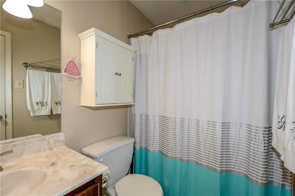 6900 Roswell Road Unit N10, Atlanta, Georgia 30328, 3 Bedrooms Bedrooms, ,3 BathroomsBathrooms,Residential,Sold,6900 Roswell Road Unit N10,5701320
