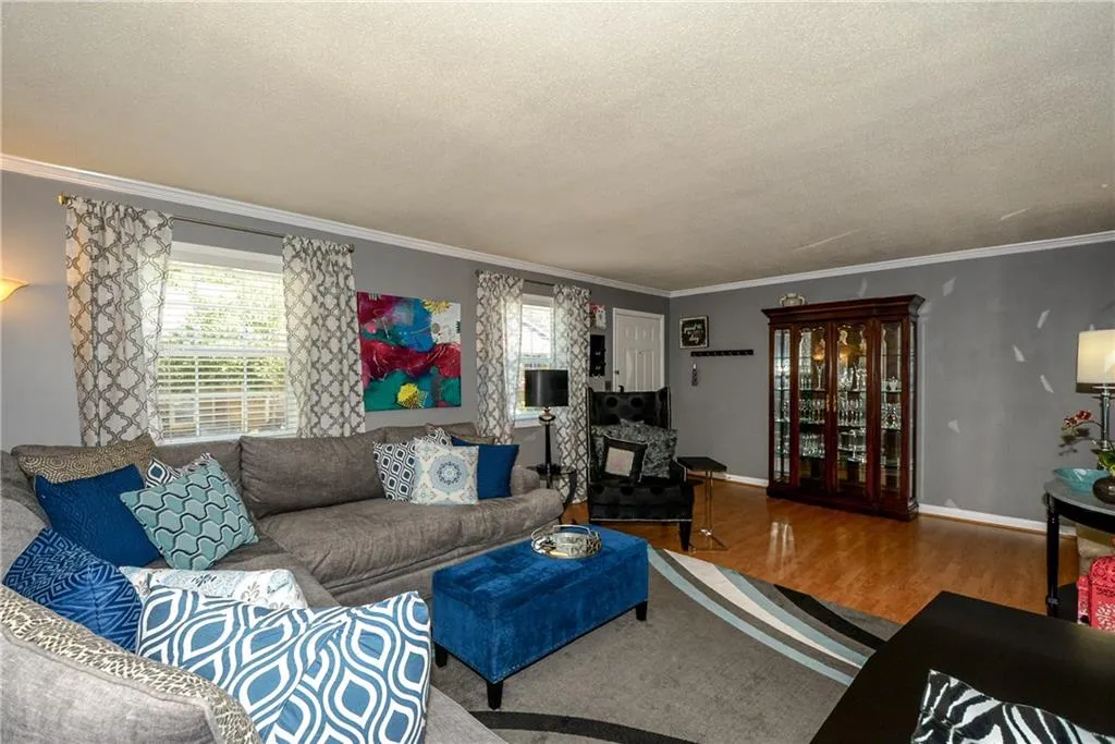 6900 Roswell Road Unit N10, Atlanta, Georgia 30328, 3 Bedrooms Bedrooms, ,3 BathroomsBathrooms,Residential,Sold,6900 Roswell Road Unit N10,5701320