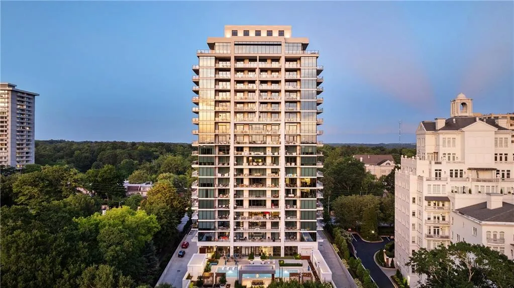 2520 Peachtree Road Nw Unit 903, Atlanta, Georgia 30305, 2 Bedrooms Bedrooms, ,3 BathroomsBathrooms,Residential,For Sale,2520 Peachtree Road Nw Unit 903,7615319