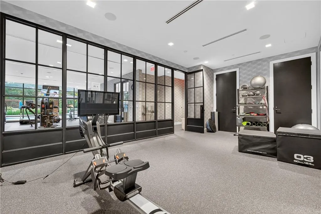 2520 Peachtree Road Nw Unit 903, Atlanta, Georgia 30305, 2 Bedrooms Bedrooms, ,3 BathroomsBathrooms,Residential,For Sale,2520 Peachtree Road Nw Unit 903,7615319