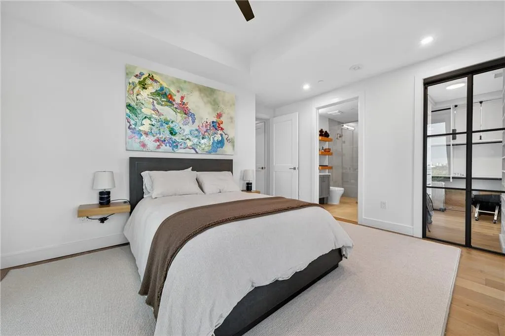 2520 Peachtree Road Nw Unit 903, Atlanta, Georgia 30305, 2 Bedrooms Bedrooms, ,3 BathroomsBathrooms,Residential,For Sale,2520 Peachtree Road Nw Unit 903,7615319