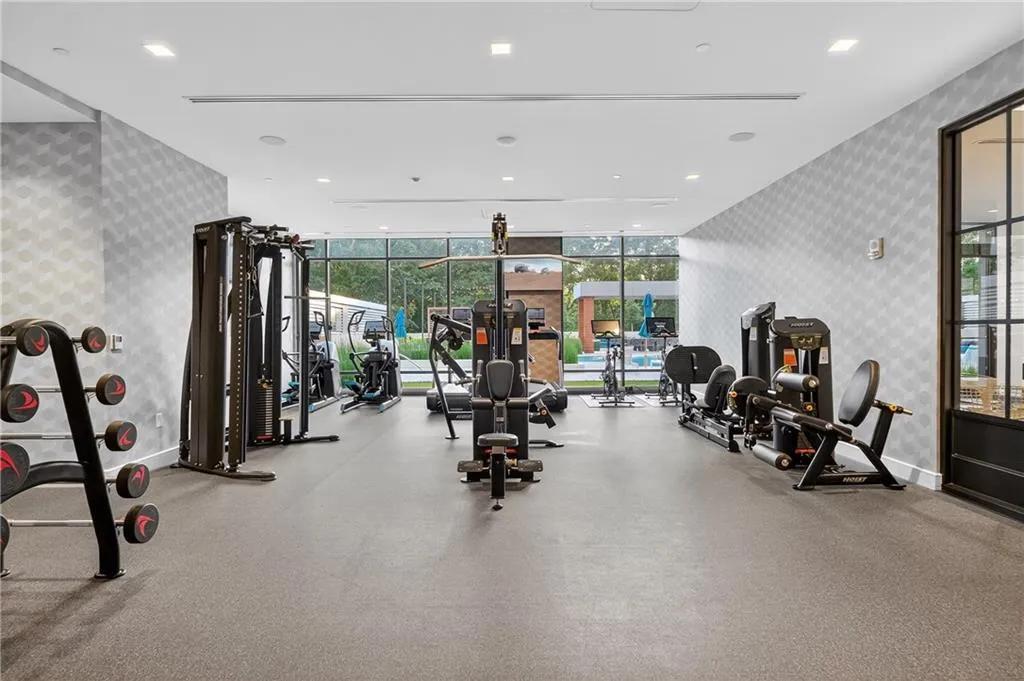 2520 Peachtree Road Nw Unit 903, Atlanta, Georgia 30305, 2 Bedrooms Bedrooms, ,3 BathroomsBathrooms,Residential,For Sale,2520 Peachtree Road Nw Unit 903,7615319