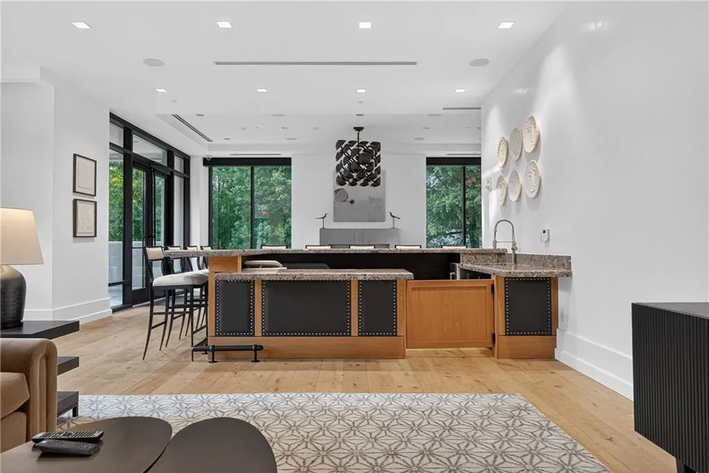 2520 Peachtree Road Nw Unit 903, Atlanta, Georgia 30305, 2 Bedrooms Bedrooms, ,3 BathroomsBathrooms,Residential,For Sale,2520 Peachtree Road Nw Unit 903,7615319