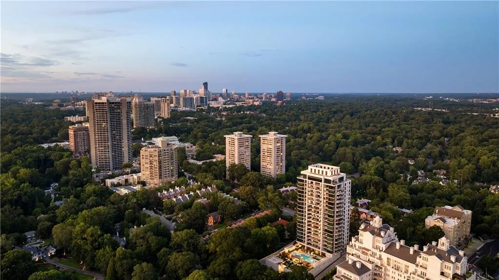 2520 Peachtree Road Nw Unit 903, Atlanta, Georgia 30305, 2 Bedrooms Bedrooms, ,3 BathroomsBathrooms,Residential,For Sale,2520 Peachtree Road Nw Unit 903,7615319