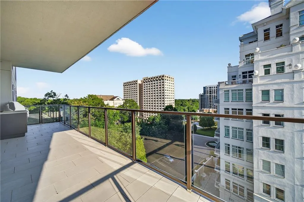 2520 Peachtree Road Nw Unit 903, Atlanta, Georgia 30305, 2 Bedrooms Bedrooms, ,3 BathroomsBathrooms,Residential,For Sale,2520 Peachtree Road Nw Unit 903,7615319