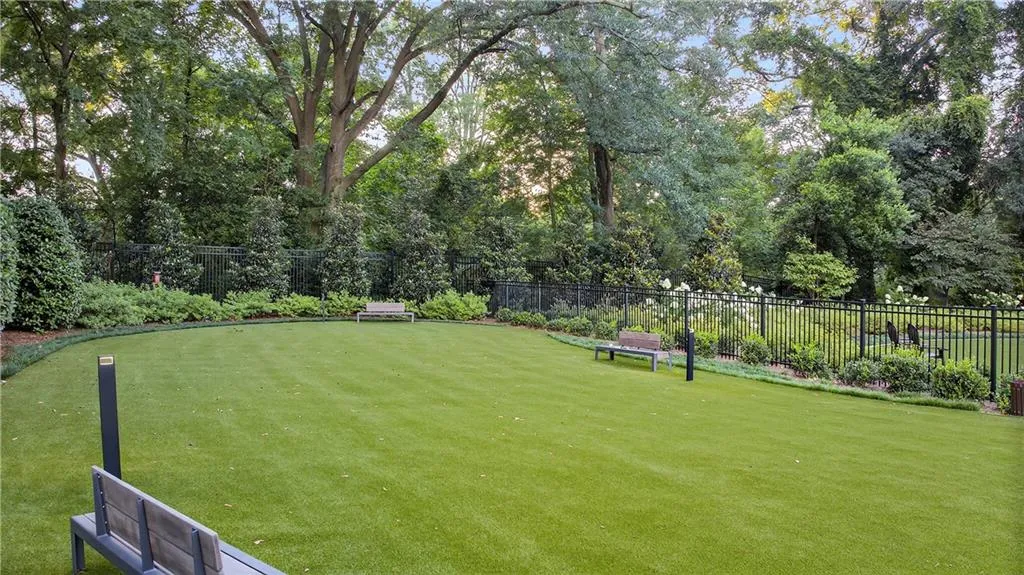 2520 Peachtree Road Nw Unit 903, Atlanta, Georgia 30305, 2 Bedrooms Bedrooms, ,3 BathroomsBathrooms,Residential,For Sale,2520 Peachtree Road Nw Unit 903,7615319