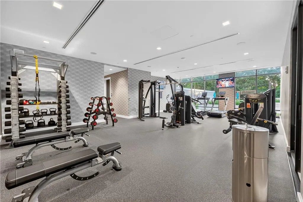 2520 Peachtree Road Nw Unit 903, Atlanta, Georgia 30305, 2 Bedrooms Bedrooms, ,3 BathroomsBathrooms,Residential,For Sale,2520 Peachtree Road Nw Unit 903,7615319
