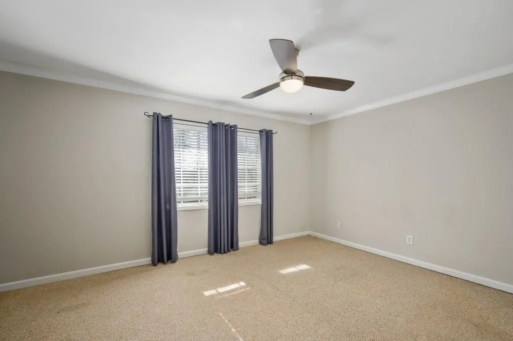 6940 Roswell Road Unit 8e, Sandy Springs, Georgia 30328, 2 Bedrooms Bedrooms, ,1 BathroomBathrooms,Residential,Sold,6940 Roswell Road Unit 8e,6989019