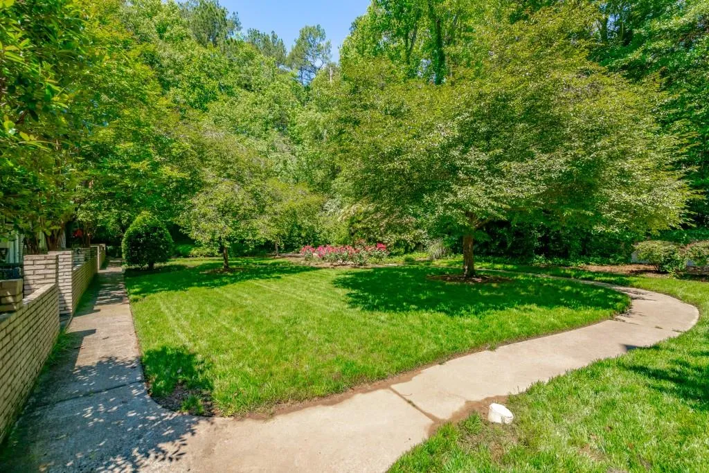 6940 Roswell Road Unit 8e, Sandy Springs, Georgia 30328, 2 Bedrooms Bedrooms, ,1 BathroomBathrooms,Residential,Sold,6940 Roswell Road Unit 8e,6989019