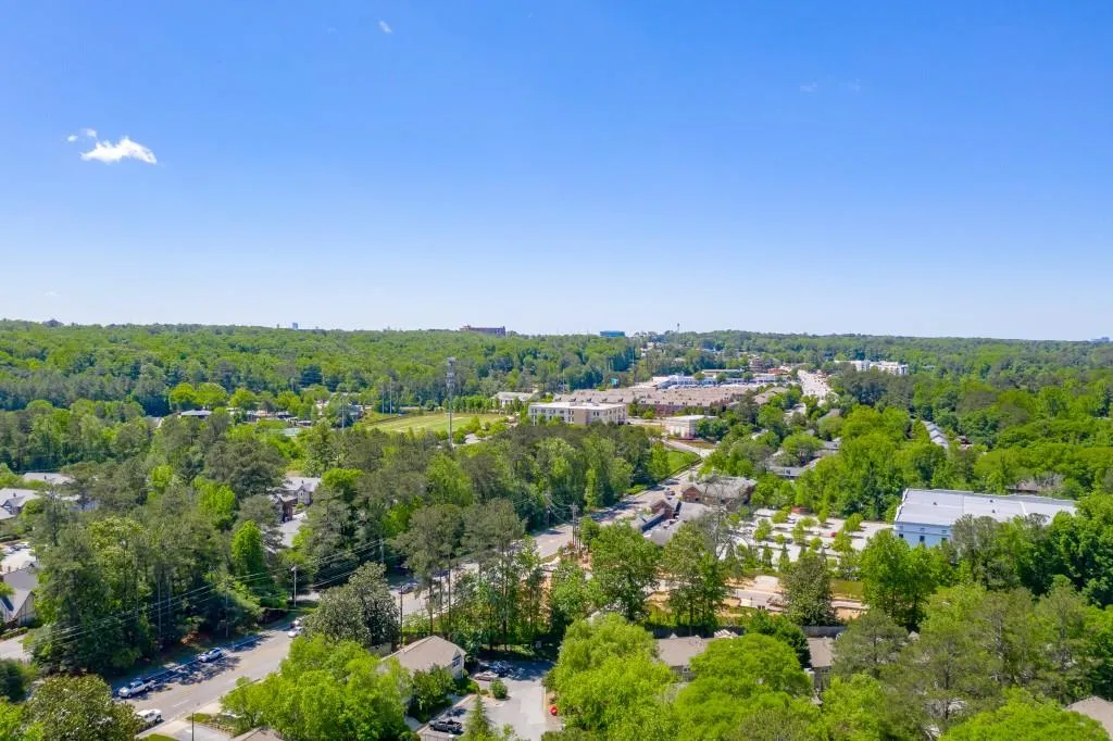 6940 Roswell Road Unit 8e, Sandy Springs, Georgia 30328, 2 Bedrooms Bedrooms, ,1 BathroomBathrooms,Residential,Sold,6940 Roswell Road Unit 8e,6989019