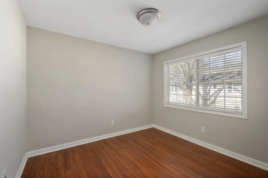 6940 Roswell Road Unit 8e, Sandy Springs, Georgia 30328, 2 Bedrooms Bedrooms, ,1 BathroomBathrooms,Residential,Sold,6940 Roswell Road Unit 8e,6989019