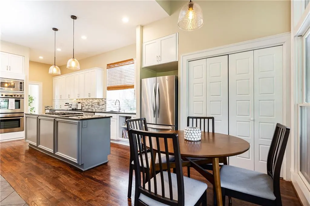 34 Greenland Trace, Atlanta, Georgia 30342, 4 Bedrooms Bedrooms, ,4 BathroomsBathrooms,Residential,Sold,34 Greenland Trace,7542955