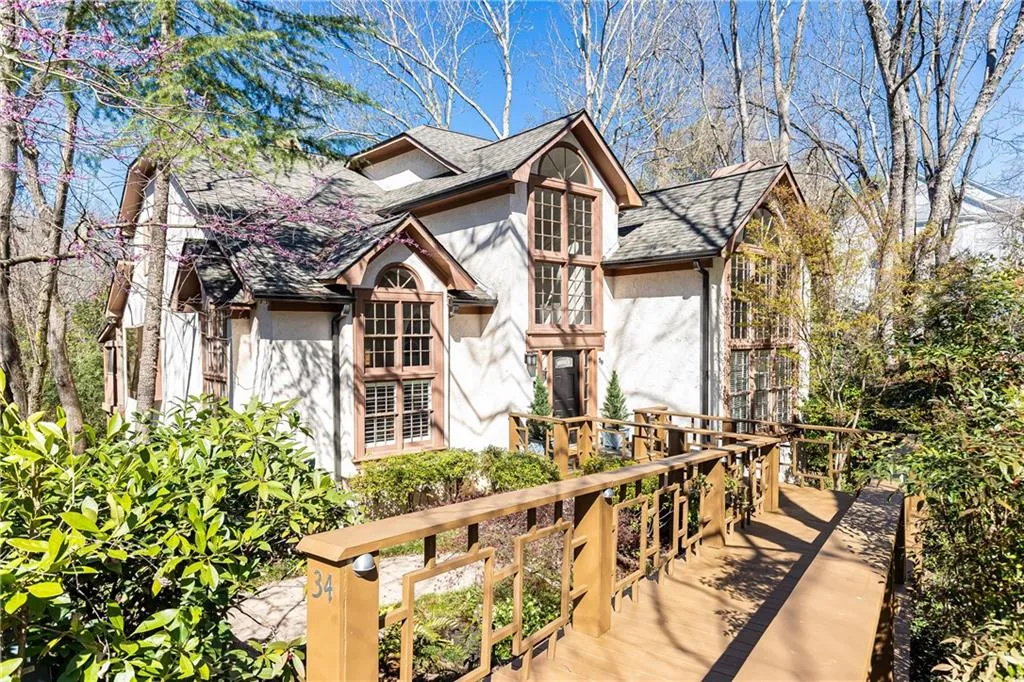 34 Greenland Trace, Atlanta, Georgia 30342, 4 Bedrooms Bedrooms, ,4 BathroomsBathrooms,Residential,Sold,34 Greenland Trace,7542955