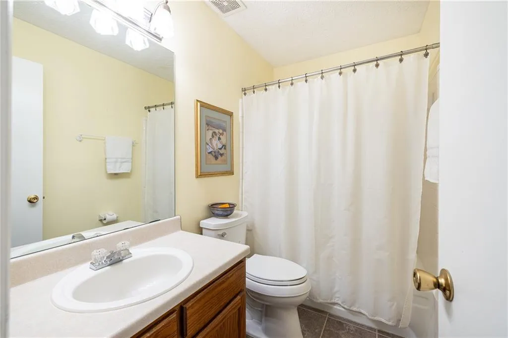 7750 Roswell Road Unit 9g, Sandy Springs, Georgia 30350, 3 Bedrooms Bedrooms, ,2 BathroomsBathrooms,Residential,For Sale,7750 Roswell Road Unit 9g,7699628