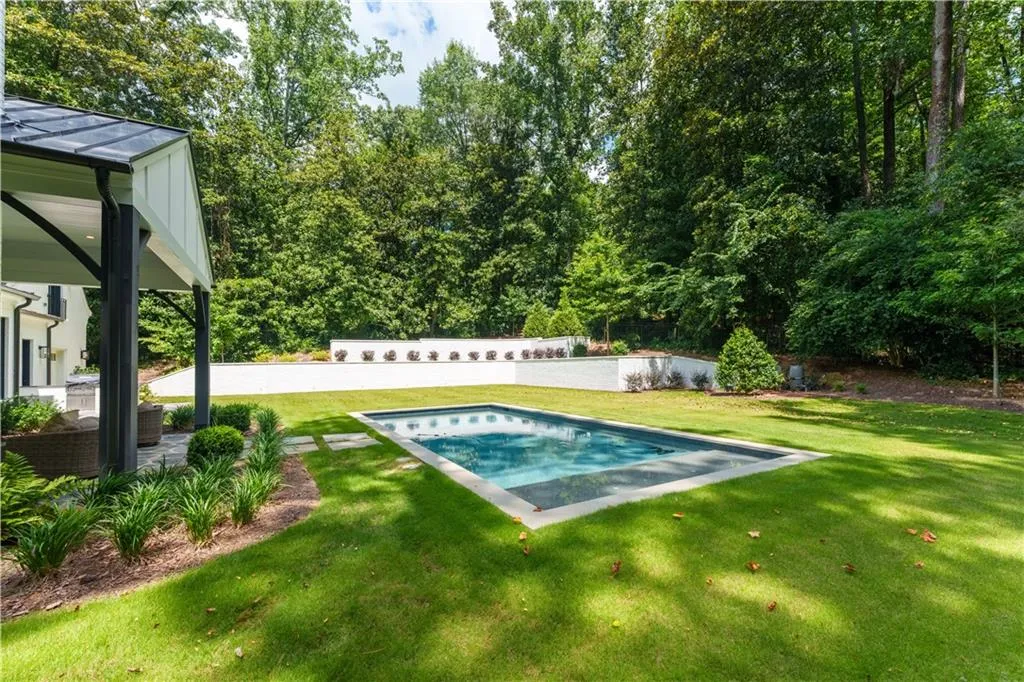 1107 E Beechwood Drive Nw, Atlanta, Georgia 30327, 5 Bedrooms Bedrooms, ,6 BathroomsBathrooms,Residential,For Sale,1107 E Beechwood Drive Nw,7613904