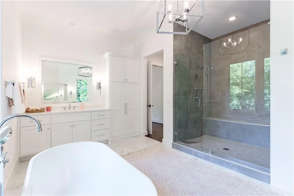 1107 E Beechwood Drive Nw, Atlanta, Georgia 30327, 5 Bedrooms Bedrooms, ,6 BathroomsBathrooms,Residential,For Sale,1107 E Beechwood Drive Nw,7613904