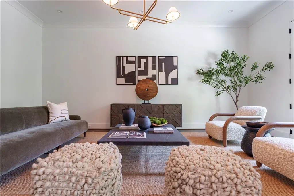 1107 E Beechwood Drive Nw, Atlanta, Georgia 30327, 5 Bedrooms Bedrooms, ,6 BathroomsBathrooms,Residential,For Sale,1107 E Beechwood Drive Nw,7613904