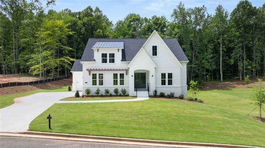 8350 Creekside Overlook Drive, Gainesville, Georgia 30506