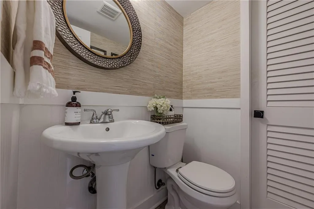 136 Peachtree Memorial Drive Nw Unit Ri1, Atlanta, Georgia 30309, 2 Bedrooms Bedrooms, ,1 BathroomBathrooms,Residential,For Sale,136 Peachtree Memorial Drive Nw Unit Ri1,7660667 136 Peachtree Memorial Drive Nw Unit Ri1, Atlanta, Georgia 30309, 2 Bedrooms Bedrooms, ,1 BathroomBathrooms,Residential,For Sale,136 Peachtree Memorial Drive Nw Unit Ri1,7660667