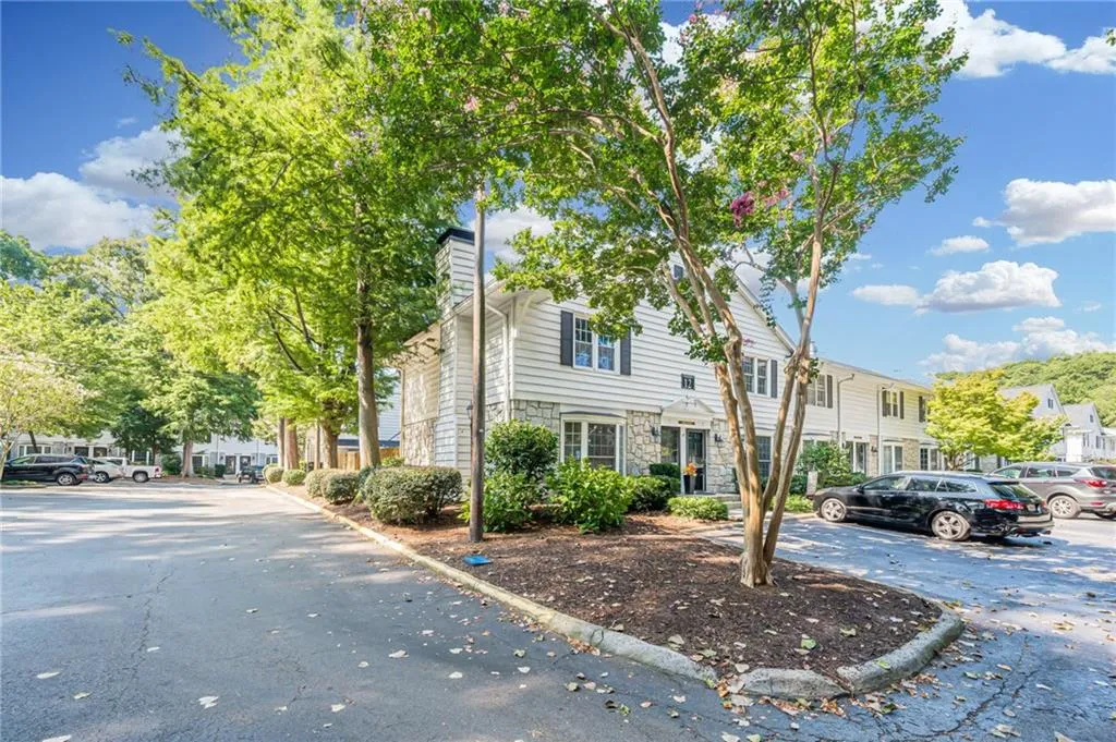 136 Peachtree Memorial Drive Nw Unit Ri1, Atlanta, Georgia 30309, 2 Bedrooms Bedrooms, ,1 BathroomBathrooms,Residential,For Sale,136 Peachtree Memorial Drive Nw Unit Ri1,7660667 136 Peachtree Memorial Drive Nw Unit Ri1, Atlanta, Georgia 30309, 2 Bedrooms Bedrooms, ,1 BathroomBathrooms,Residential,For Sale,136 Peachtree Memorial Drive Nw Unit Ri1,7660667