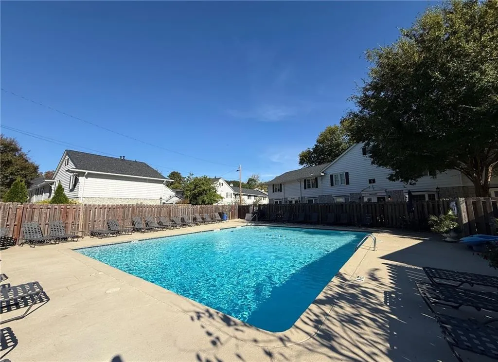 136 Peachtree Memorial Drive Nw Unit Ri1, Atlanta, Georgia 30309, 2 Bedrooms Bedrooms, ,1 BathroomBathrooms,Residential,For Sale,136 Peachtree Memorial Drive Nw Unit Ri1,7660667 136 Peachtree Memorial Drive Nw Unit Ri1, Atlanta, Georgia 30309, 2 Bedrooms Bedrooms, ,1 BathroomBathrooms,Residential,For Sale,136 Peachtree Memorial Drive Nw Unit Ri1,7660667