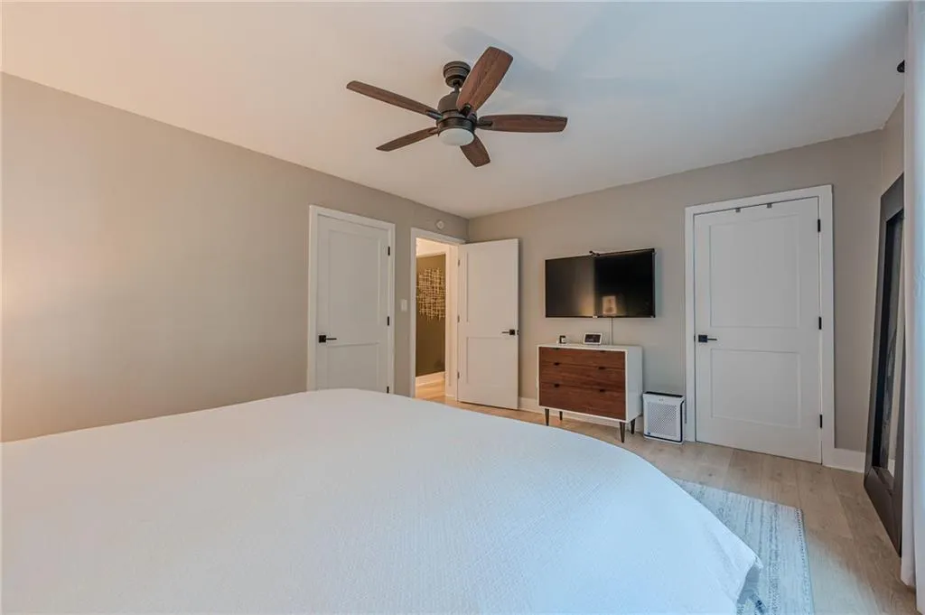 136 Peachtree Memorial Drive Nw Unit Ri1, Atlanta, Georgia 30309, 2 Bedrooms Bedrooms, ,1 BathroomBathrooms,Residential,For Sale,136 Peachtree Memorial Drive Nw Unit Ri1,7660667 136 Peachtree Memorial Drive Nw Unit Ri1, Atlanta, Georgia 30309, 2 Bedrooms Bedrooms, ,1 BathroomBathrooms,Residential,For Sale,136 Peachtree Memorial Drive Nw Unit Ri1,7660667