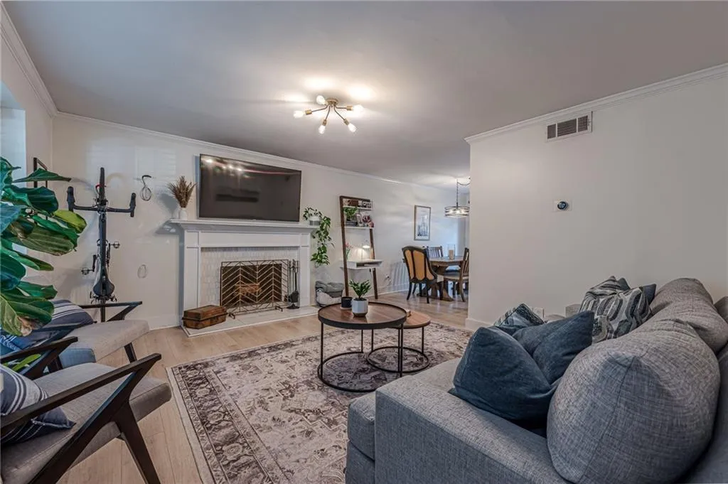 136 Peachtree Memorial Drive Nw Unit Ri1, Atlanta, Georgia 30309, 2 Bedrooms Bedrooms, ,1 BathroomBathrooms,Residential,For Sale,136 Peachtree Memorial Drive Nw Unit Ri1,7660667 136 Peachtree Memorial Drive Nw Unit Ri1, Atlanta, Georgia 30309, 2 Bedrooms Bedrooms, ,1 BathroomBathrooms,Residential,For Sale,136 Peachtree Memorial Drive Nw Unit Ri1,7660667