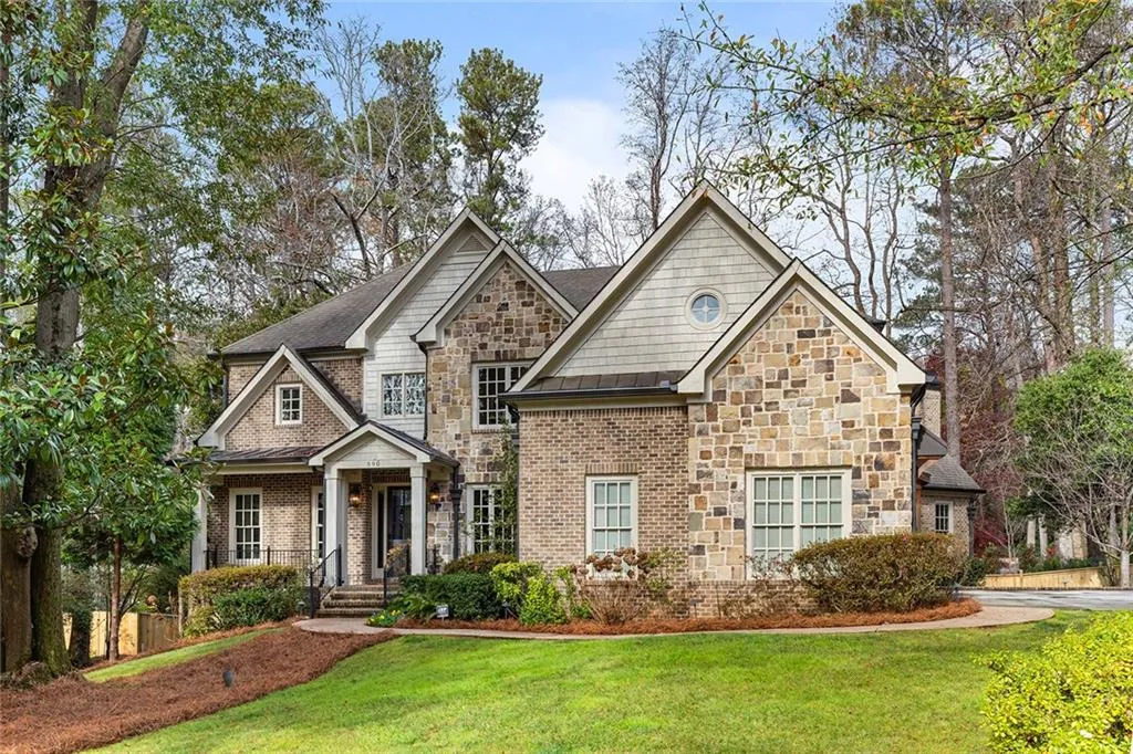 590 Windsor Parkway, Atlanta, Georgia 30342, 6 Bedrooms Bedrooms, ,5 BathroomsBathrooms,Residential,For Sale,590 Windsor Parkway,7744189