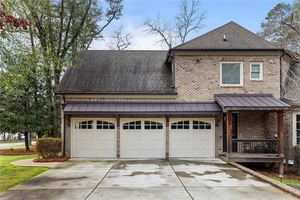 590 Windsor Parkway, Atlanta, Georgia 30342, 6 Bedrooms Bedrooms, ,5 BathroomsBathrooms,Residential,For Sale,590 Windsor Parkway,7744189