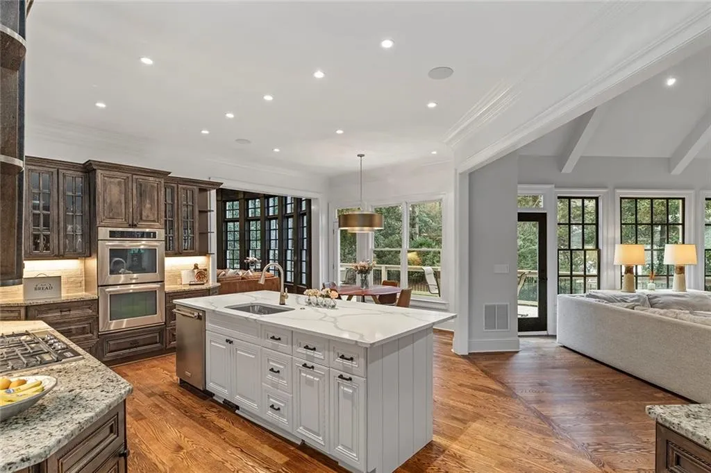 590 Windsor Parkway, Atlanta, Georgia 30342, 6 Bedrooms Bedrooms, ,5 BathroomsBathrooms,Residential,For Sale,590 Windsor Parkway,7744189
