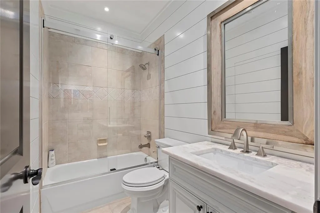 590 Windsor Parkway, Atlanta, Georgia 30342, 6 Bedrooms Bedrooms, ,5 BathroomsBathrooms,Residential,For Sale,590 Windsor Parkway,7744189