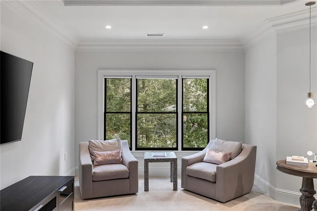 590 Windsor Parkway, Atlanta, Georgia 30342, 6 Bedrooms Bedrooms, ,5 BathroomsBathrooms,Residential,For Sale,590 Windsor Parkway,7744189