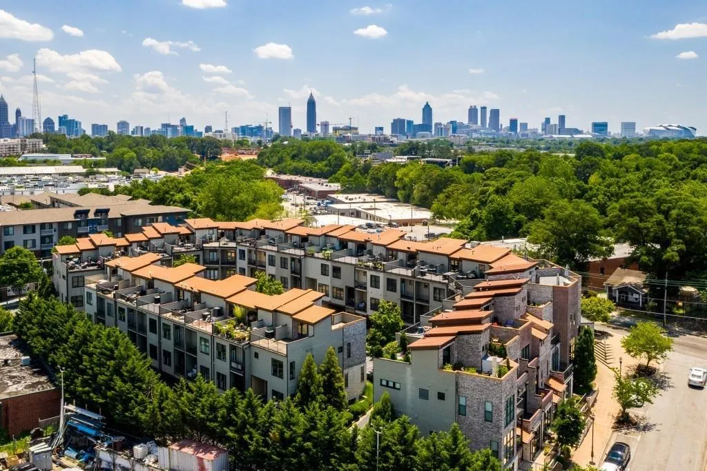 1199 Huff Road Unit 121, Atlanta, Georgia 30318, 3 Bedrooms Bedrooms, ,3 BathroomsBathrooms,Residential,For Sale,1199 Huff Road Unit 121,7541203