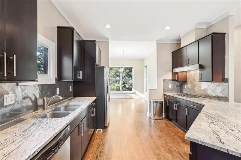 1199 Huff Road Unit 121, Atlanta, Georgia 30318, 3 Bedrooms Bedrooms, ,3 BathroomsBathrooms,Residential,For Sale,1199 Huff Road Unit 121,7541203