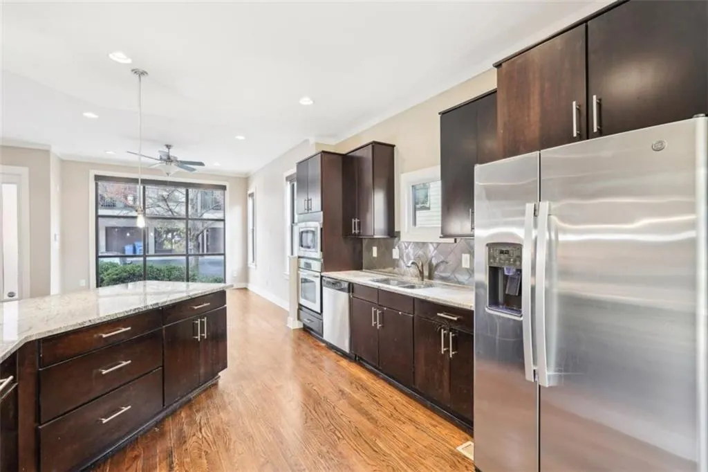 1199 Huff Road Unit 121, Atlanta, Georgia 30318, 3 Bedrooms Bedrooms, ,3 BathroomsBathrooms,Residential,For Sale,1199 Huff Road Unit 121,7541203