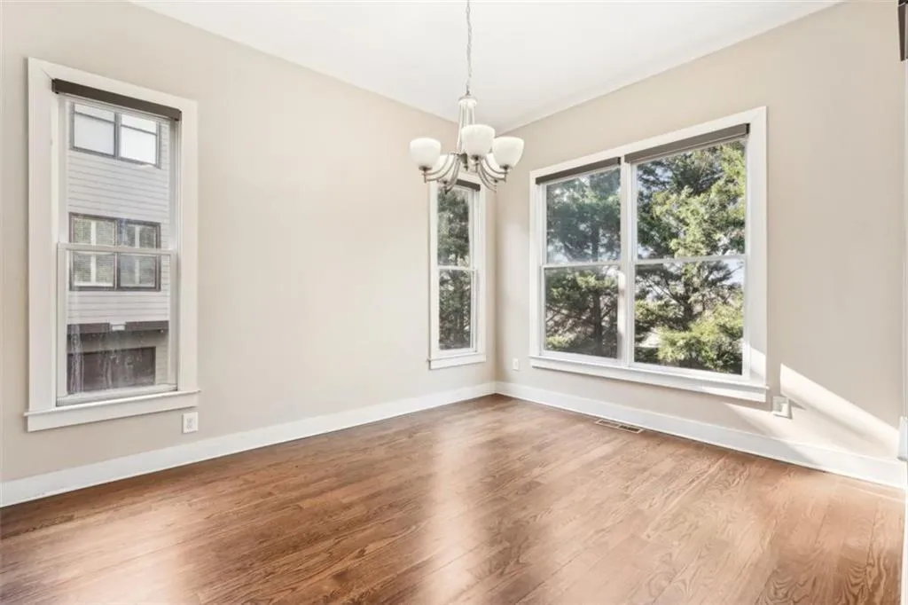 1199 Huff Road Unit 121, Atlanta, Georgia 30318, 3 Bedrooms Bedrooms, ,3 BathroomsBathrooms,Residential,For Sale,1199 Huff Road Unit 121,7541203