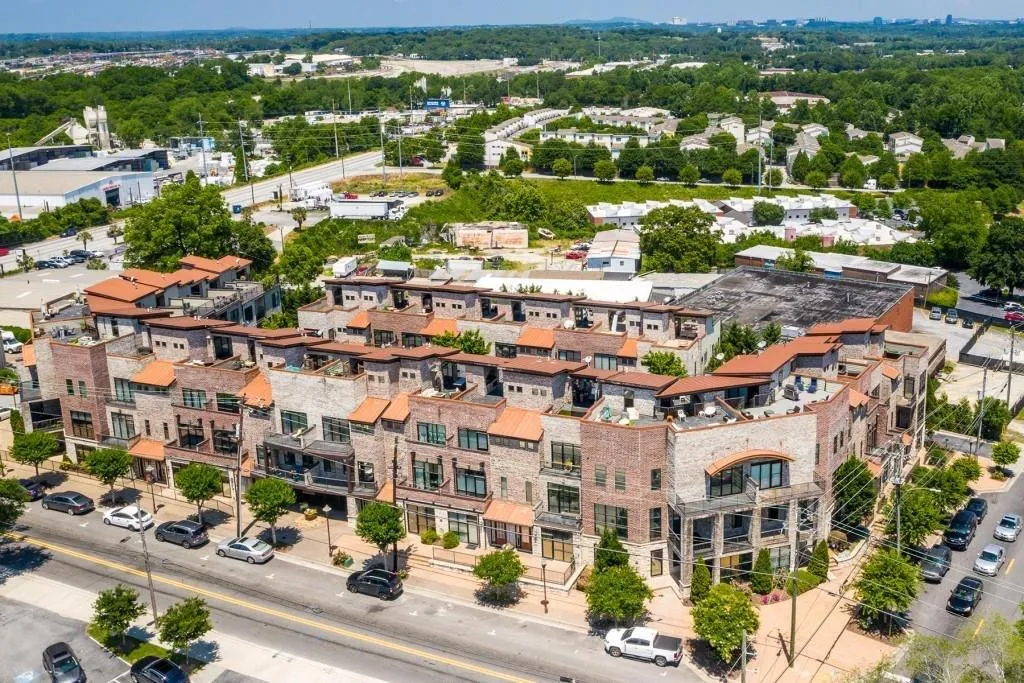 1199 Huff Road Unit 121, Atlanta, Georgia 30318, 3 Bedrooms Bedrooms, ,3 BathroomsBathrooms,Residential,For Sale,1199 Huff Road Unit 121,7541203