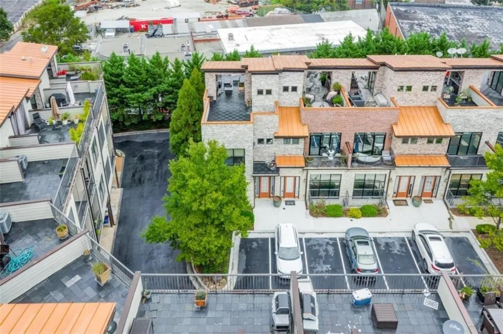 1199 Huff Road Unit 121, Atlanta, Georgia 30318, 3 Bedrooms Bedrooms, ,3 BathroomsBathrooms,Residential,For Sale,1199 Huff Road Unit 121,7541203