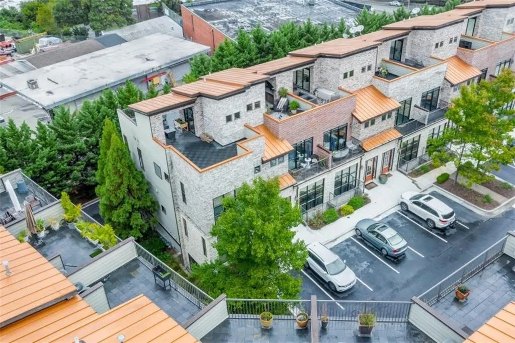1199 Huff Road Unit 121, Atlanta, Georgia 30318, 3 Bedrooms Bedrooms, ,3 BathroomsBathrooms,Residential,For Sale,1199 Huff Road Unit 121,7541203