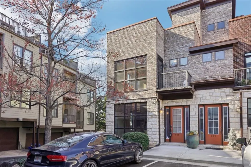 1199 Huff Road Unit 121, Atlanta, Georgia 30318, 3 Bedrooms Bedrooms, ,3 BathroomsBathrooms,Residential,For Sale,1199 Huff Road Unit 121,7541203