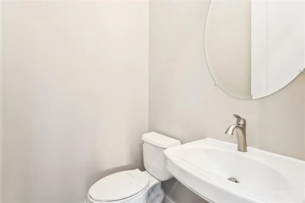 1199 Huff Road Unit 121, Atlanta, Georgia 30318, 3 Bedrooms Bedrooms, ,3 BathroomsBathrooms,Residential,For Sale,1199 Huff Road Unit 121,7541203