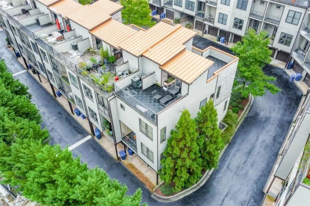 1199 Huff Road Unit 121, Atlanta, Georgia 30318, 3 Bedrooms Bedrooms, ,3 BathroomsBathrooms,Residential,For Sale,1199 Huff Road Unit 121,7541203
