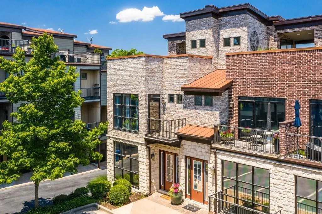 1199 Huff Road Unit 121, Atlanta, Georgia 30318, 3 Bedrooms Bedrooms, ,3 BathroomsBathrooms,Residential,For Sale,1199 Huff Road Unit 121,7541203