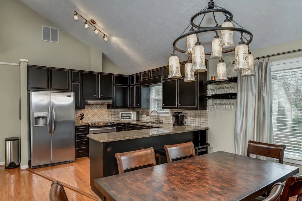 1077 Capital Club Circle Ne, Brookhaven, Georgia 30319, 3 Bedrooms Bedrooms, ,2 BathroomsBathrooms,Residential,Sold,1077 Capital Club Circle Ne,5661475